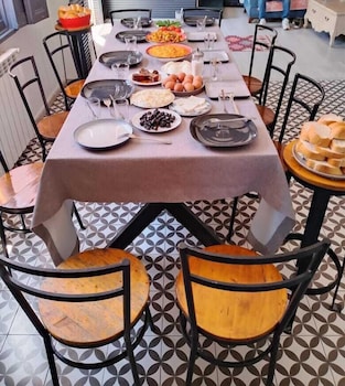 rostivan hotel ve hostel