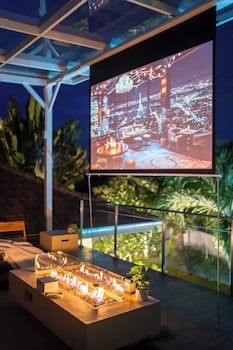 kira japandi escape sauna rooftop cinema
