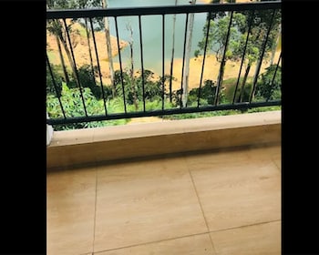 New Heaven Hotel,,3 star