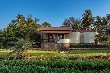 cosmicstays joshet farmstay