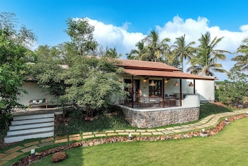 cosmicstays joshet farmstay