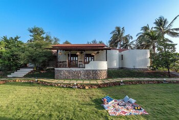 cosmicstays joshet farmstay