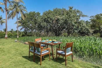 cosmicstays joshet farmstay