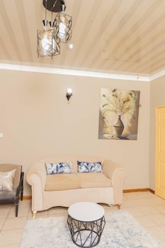 Kwena Cottage,,3 star