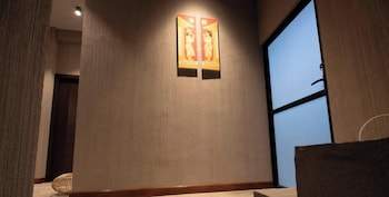 Kmee Transit Hotel & Restaurant,,3 star