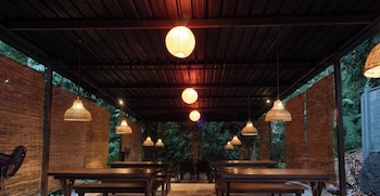 kmee transit hotel and restaurant