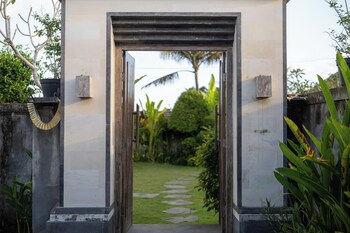 kesuma inn private villa