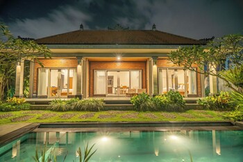 kesuma inn private villa