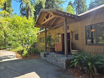 smith creek village