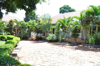 Kamfart Safari Lodge,,3 star