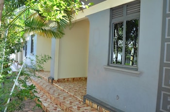 Kamfart Safari Lodge,,3 star