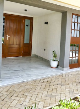 Ashe Oleng House,,3 star