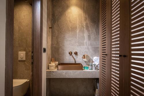 the river suites adults only