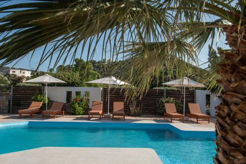 the river suites adults only