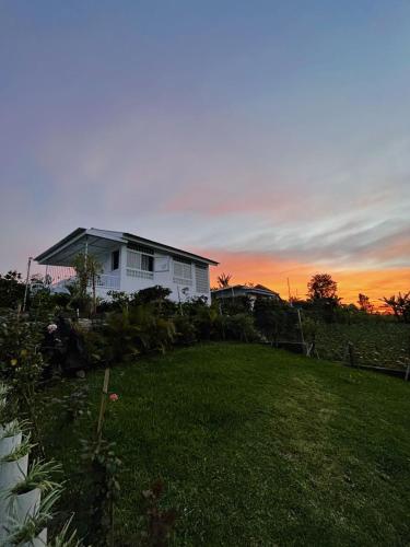 Querencia Cabin,,3 star