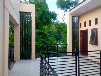 Homestay Komodo Mountain View,,2 star
