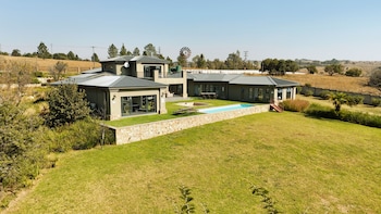 stones throw manor