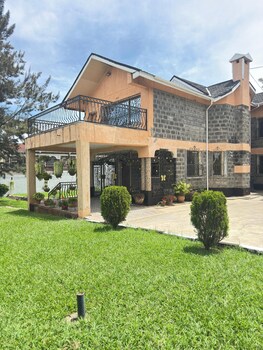 lux suites lakeview mansion nakuru