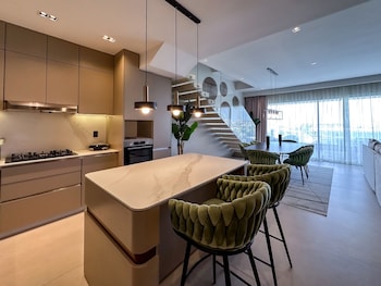 marina garden penthouse 3 bedroom apartment