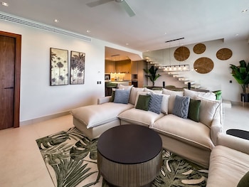 marina garden penthouse 3 bedroom apartment