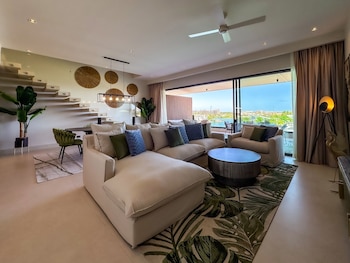 marina garden penthouse 3 bedroom apartment