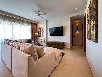 marina garden penthouse 3 bedroom apartment