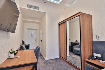 safir hotel
