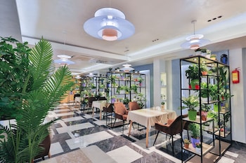 Safir Hotel,,3 star