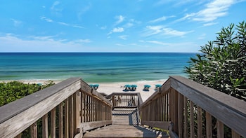 Beachfront Townhome In Seacrest + Free Tickets: Bikes, Dolphin Cruise & More!,,4 star