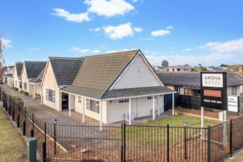 aroha motel
