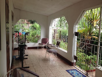 15 min from airport in kingston jamaica