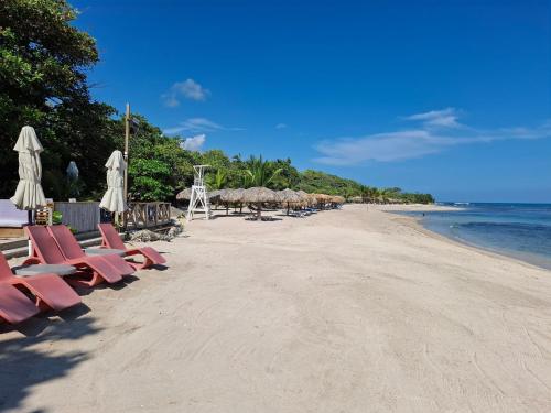 Beach Apartment With Pool - Costambar,,2 star