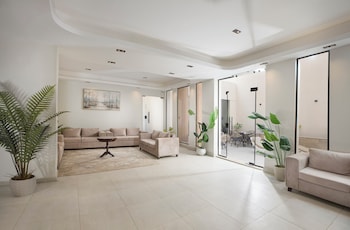 Rivana Residence New Cairo - Pool & Gym Access,,4 star