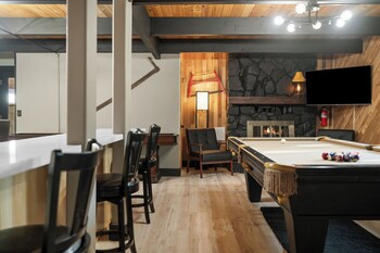 timber wolf tavern