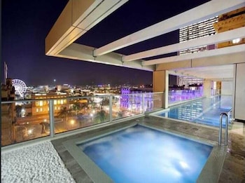 Oasis Retreat Level 27 In Casino Towers,,4 star