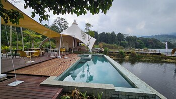 sanctua resort bedugul
