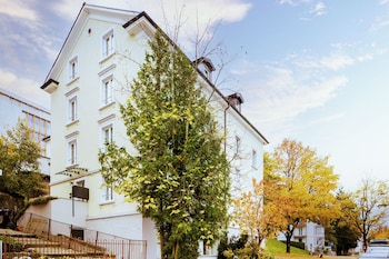 Eh Apartments Venus,,4 star