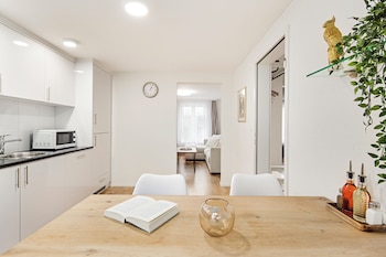 Eh Apartments Venus,,4 star