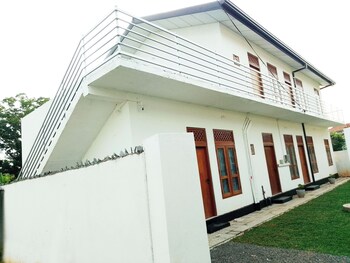 tropical suites
