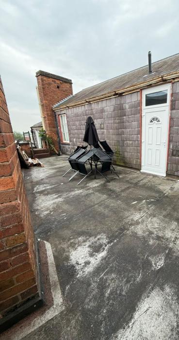 charming wolverhampton apartment with private entrance
