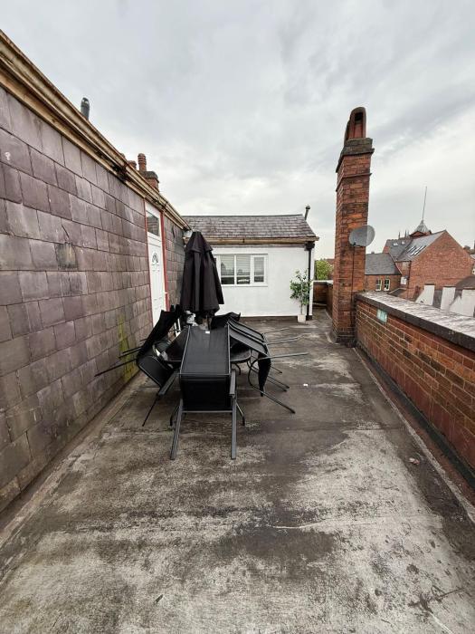 charming wolverhampton apartment with private entrance