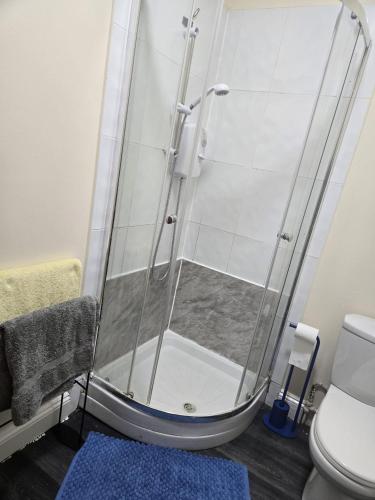 charming wolverhampton apartment with private entrance