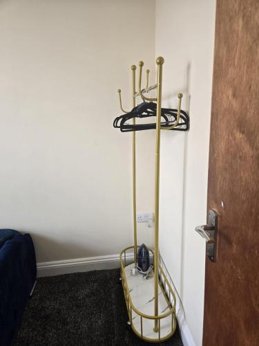 charming wolverhampton apartment with private entrance
