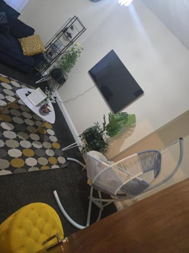charming wolverhampton apartment with private entrance