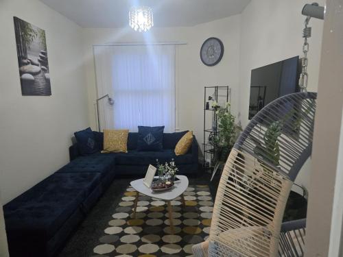 charming wolverhampton apartment with private entrance