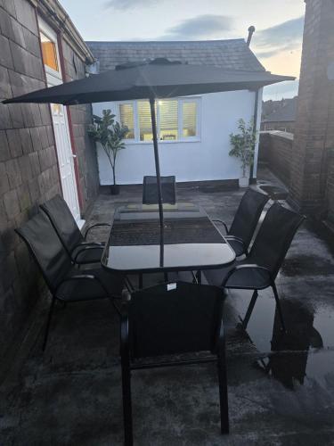 charming wolverhampton apartment with private entrance