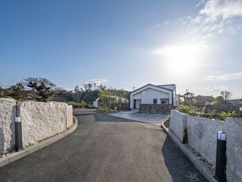 gobajinin private pool villa