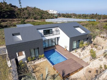 gobajinin private pool villa