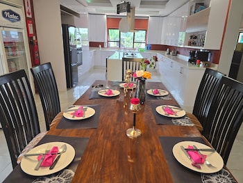 tlokweng rose garden guesthouse