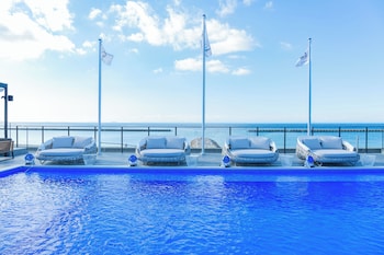 awaj beach club